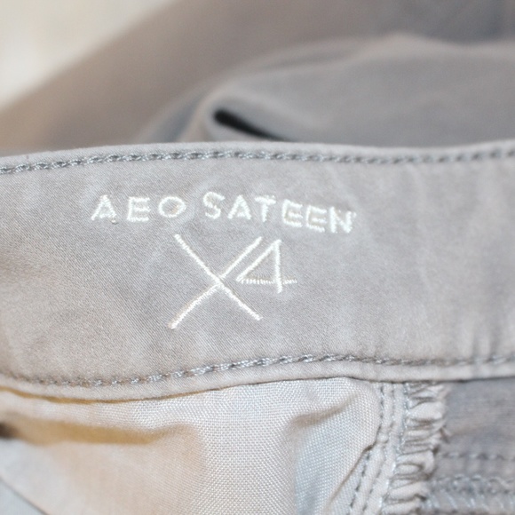 American Eagle, gray  360 Super Stretch Jegging frayed pants - Picture 3 of 9